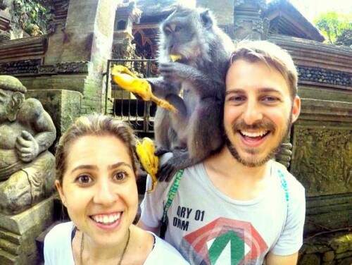 Casal  chama o projeto de viajar por países como  Indonésia, Tailândia, Camboja, Malásia, Cingapura, Filipinas, Vietnã, Laos, Myanmar e Índia de "honeytour". (Foto: Reprodução)