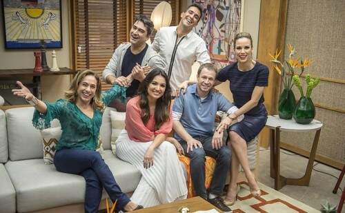 A jornalista com os colegas do “É De Casa”. (Foto: Reprodução)