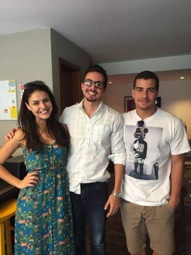 Paloma Bernardi e Thiago Martins (D) com o arquiteto Bernardo Glaudie-Ley. (Foto: Reprodução)