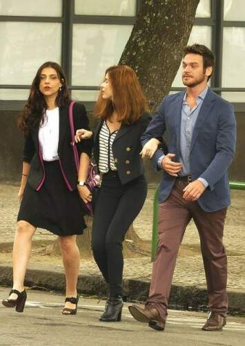 Letícia Persiles, a dublê da Alinne Moraes e Emílio Dantas. (Foto: Reprodução)
