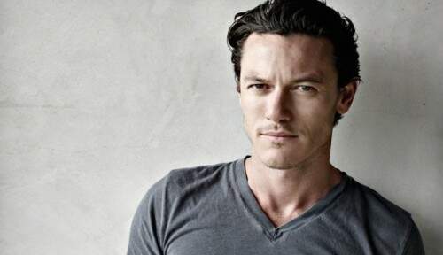 Luke  Evans não teve a carreira afetada por se assumir gay. Foto: Reprodução