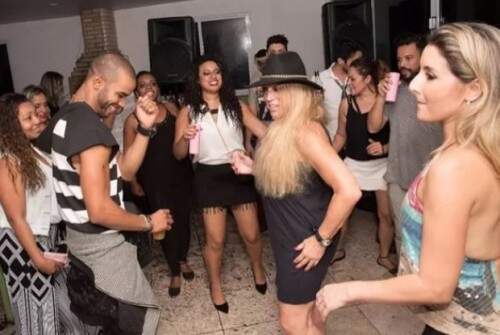 Susana Vieira dança funk em festa de aniversário. (Foto: Reprodução) 