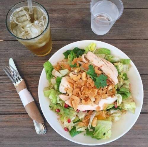 Blog da loura, chamado The Blonde Vegan, foirebatizado para The Balanced Blonde e refeições com proteína animal começaram a ser postadas. (Foto: Reprodução)