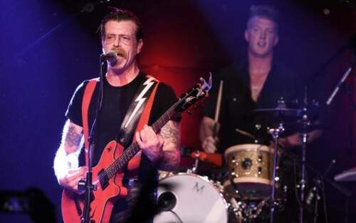 Vocalista do Eagles of Death Metal, Jesse Hughes. (Foto: Reprodução)