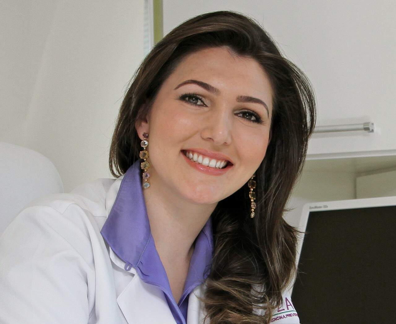Médica Gianna Zaffari Frey dá dicas para se proteger do sol. (Crédito: Reprodução) 