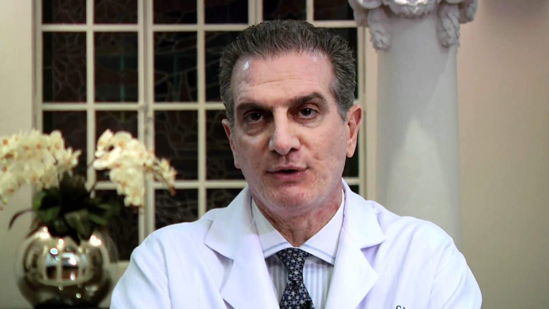 “Ela não apresenta mais resquícios de células cancerígenas e está curada”, disse Buzaid. 