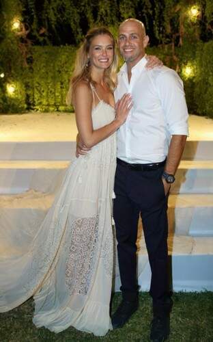Bar Refaeli casou com o milionário Adi Ezra. (foto: reprodução)