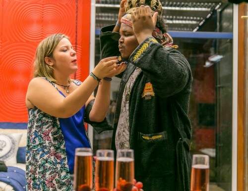 Maria Claudia e Ronan no quarto do líder após o anúncio da primeira liderança do "BBB16". (Foto: Reprodução)