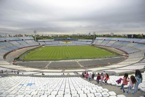 Estádio Centenário de Montevidéu: tem lotação prevista para a apresentação do tenor. (Foto: Divulgação)