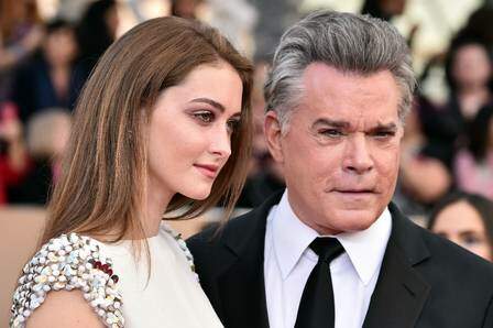 Ray Liotta ao lado da filha no SAG Awards. (Foto: Reprodução) 