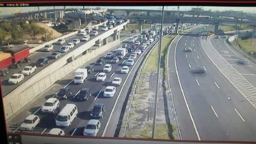 Trânsito segue congestionado na região (Foto: PRF/Divulgação) 