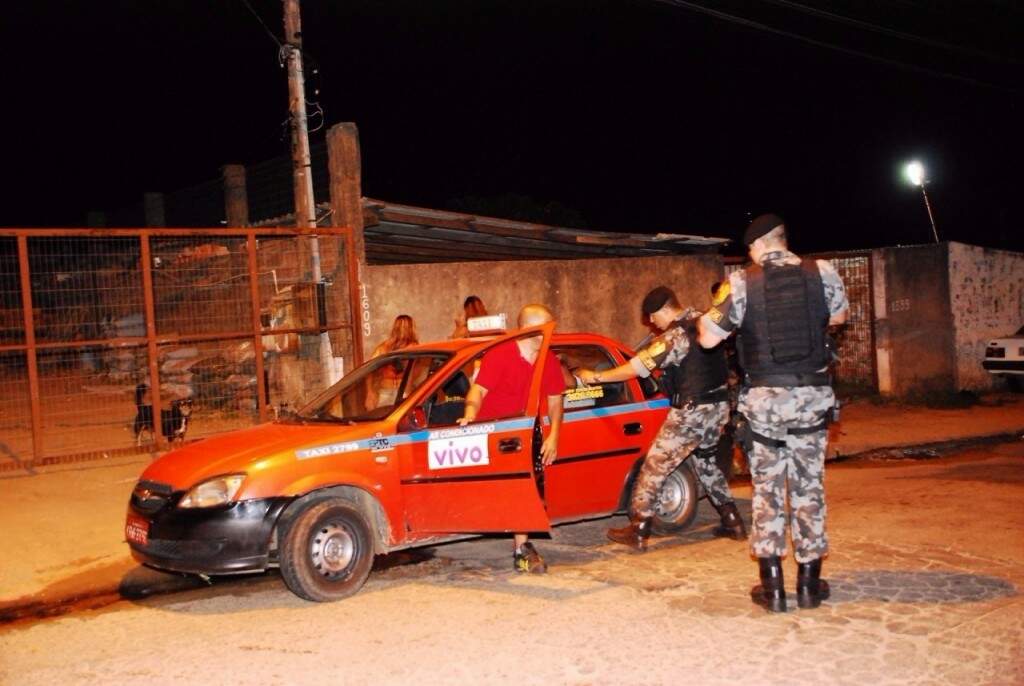 Brigada Militar fiscaliza veículo