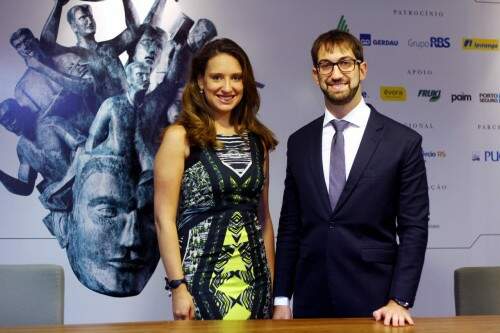 Diretora do Fórum, Lys Lenhart, ao lado do presidente da entidade, Ricardo Heller. Foto: Jackson Ciceri/O SUL