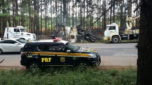 caminhão incendiado
