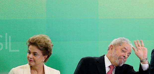 O ex-presidente Lula e a presidenta Dilma durante posse de Lula para a Casa Civil