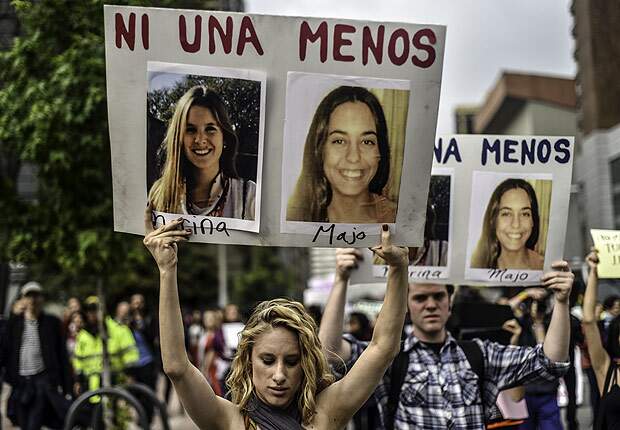 Protesto rm Bogotá contra a morte de mochileiras argentinas no Equador