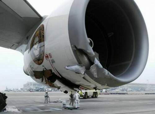 Aeronave sofreu acidente enquanto seguia para ser abastecida; Dois funcionários do aeroporto ficaram feridos. (Foto: Divulgação/Iron Maiden)