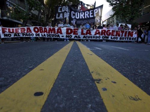 Da esquerda para a direita: a primeira-dama argentina, Juliana Awada, Barack Obama, Maurício Macri e Michelle Obama durante jantar de Estado nesta quarta-feira (23) no Centro Cultural Kirchner, em Buenos Aires
