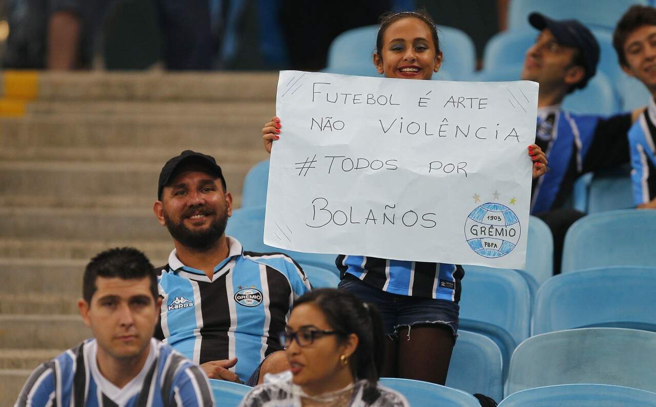 Nem chuva atrapalhou a solidariedade dos gremistas. (Foto: Lucas Uebel/Grêmio)