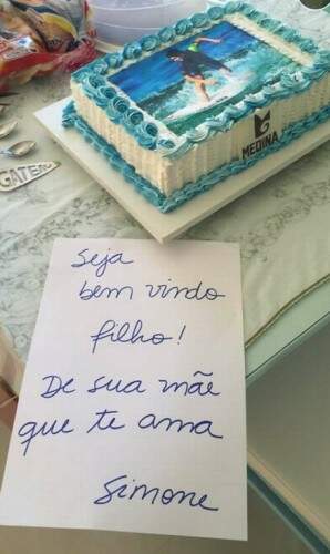 Simone Medina mimou o filho com um bolo personalizado. (Crédito: Reprodução)