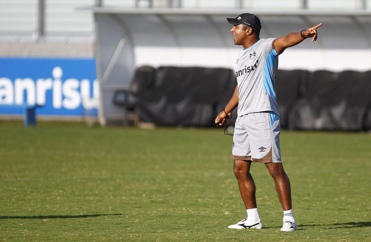 Técnico Roger deve colocar um time misto na Arena contra o Juventude. (Foto: Lucas Uebel/Grêmio)