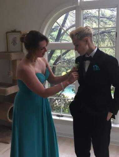 Americana reagiu à punição da escola: "Eles não podem tirar o meu orgulho", disse, obtendo apoio nas redes sociais. (Crédito: Reprodução)