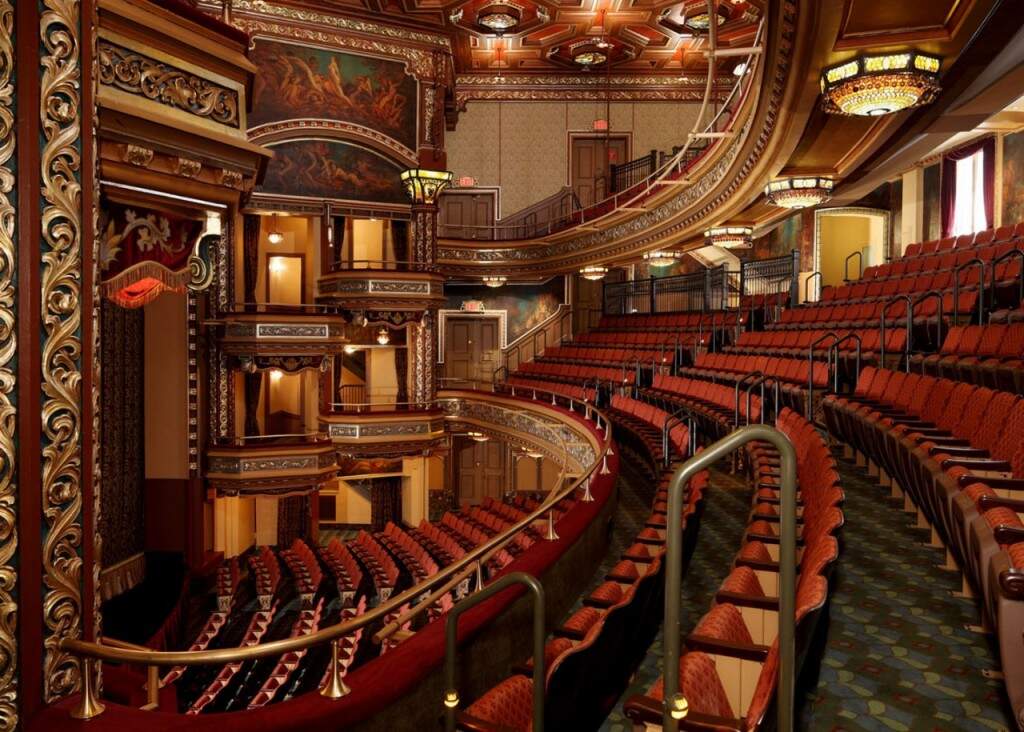 A beleza do Belasco Theater. (Foto: Whitney Cox/reprodução)