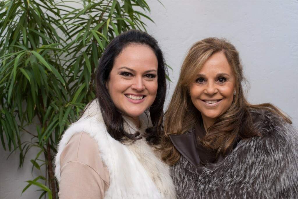 Alessandra Sebenelo e Isabel Martins receberam as mamães e os bebês na tarde de terça-feira. (Foto: Gabriela Brum/divulgação)
