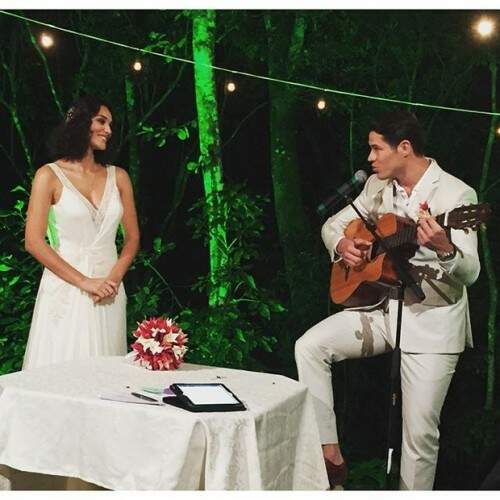Casamento foi uma surpresa para os pais dos noivos e para os convidados. (Foto: Reprodução)