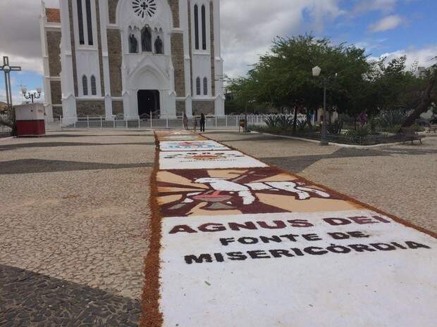 Tapete começou a ser montado em Petrolina. (Foto: Reprodução)