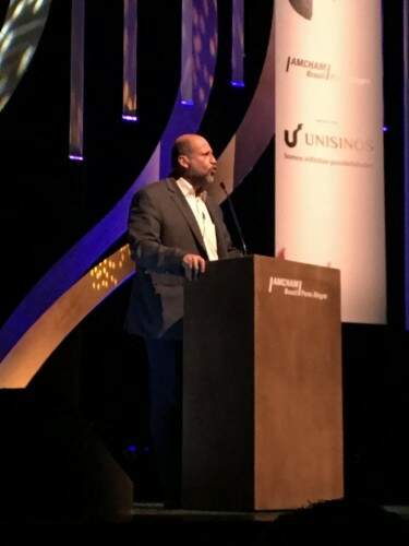 A questão da ética, tão debatida no Brasil atualmente, também foi um dos pontos abordados no encontro, sob o comando do filósofo Clóvis de Barros, painelista.