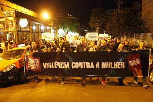 Grupo percorreu ruas do bairro Cidade Baixa. (Foto: Leandro Molina/Divulgação)