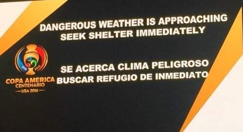 Telão mostra recado sobre o perigo do clima. (Foto: Reprodução)