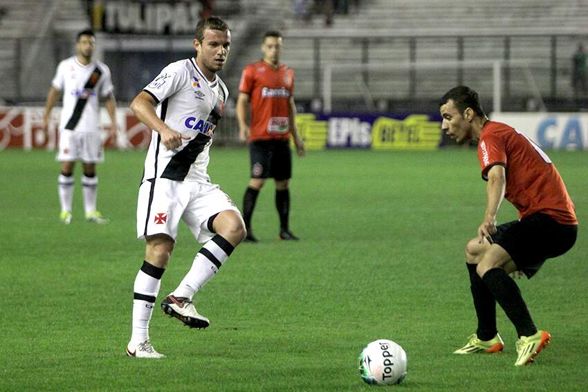 Pelotenses tentaram fazer frente aos cariocas, mas não conseguiram. (Foto: Vasco)