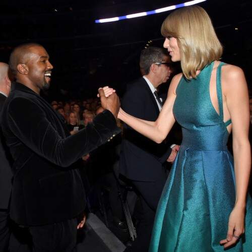 Kanye West e Taylor Swift fazem as pazes no Grammy 2015. (Foto: Reprodução/Twitter)