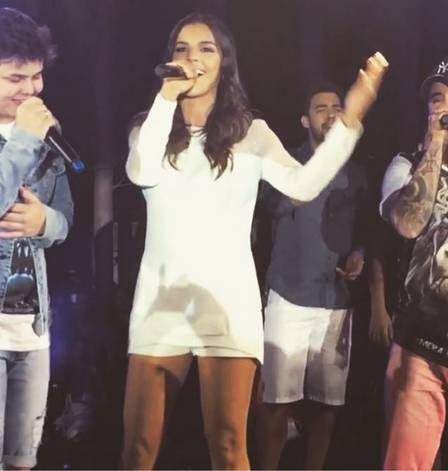 Mariana Rios canta em festival sertanejo. (Foto: Reprodução/Instagram)