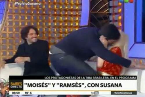 Sérgio Marone dá beijo na boca de apresentadora ao vivo na TV (Foto: Reprodução)