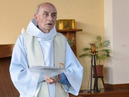 Padre Jacques Hamel, de 84 anos, foi degolado após dois homens armados com faca invadirem a paróquia em que trabalhava (Foto: AFP)