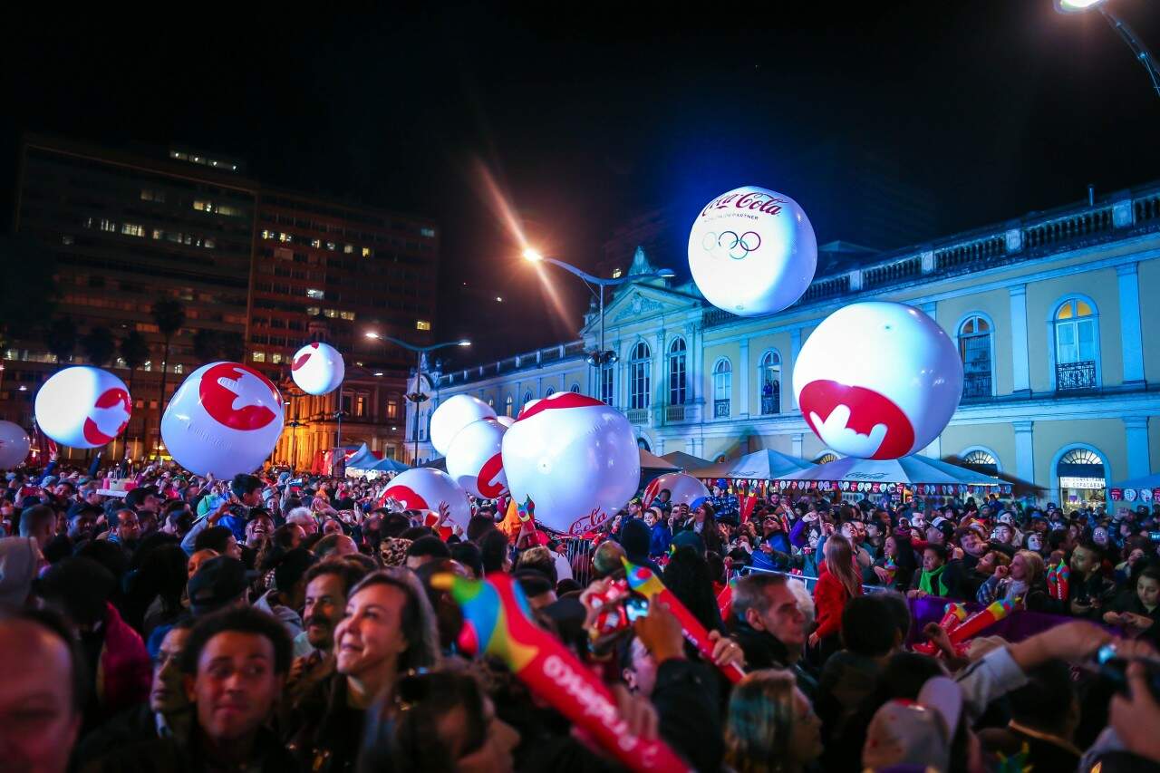 Mercado Público se iluminou para a festa na noite de quinta. (Foto: Emmanuel da Rosa/Agência Preview)