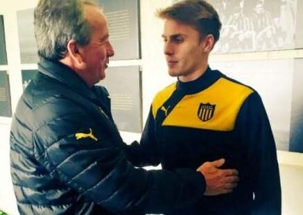 Bressan (D) já treinou e fez muitos elogios ao Peñarol. (Foto: Peñarol/Divulgação)
