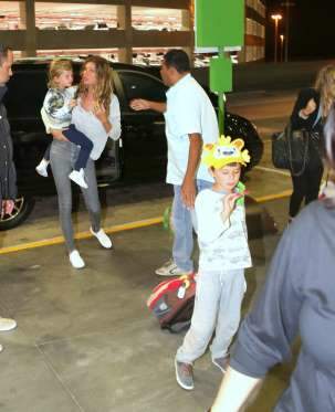 Benjamin desceu do veículo usando um boné do mascote dos jogos olímpicos  (foto: Ag. News)