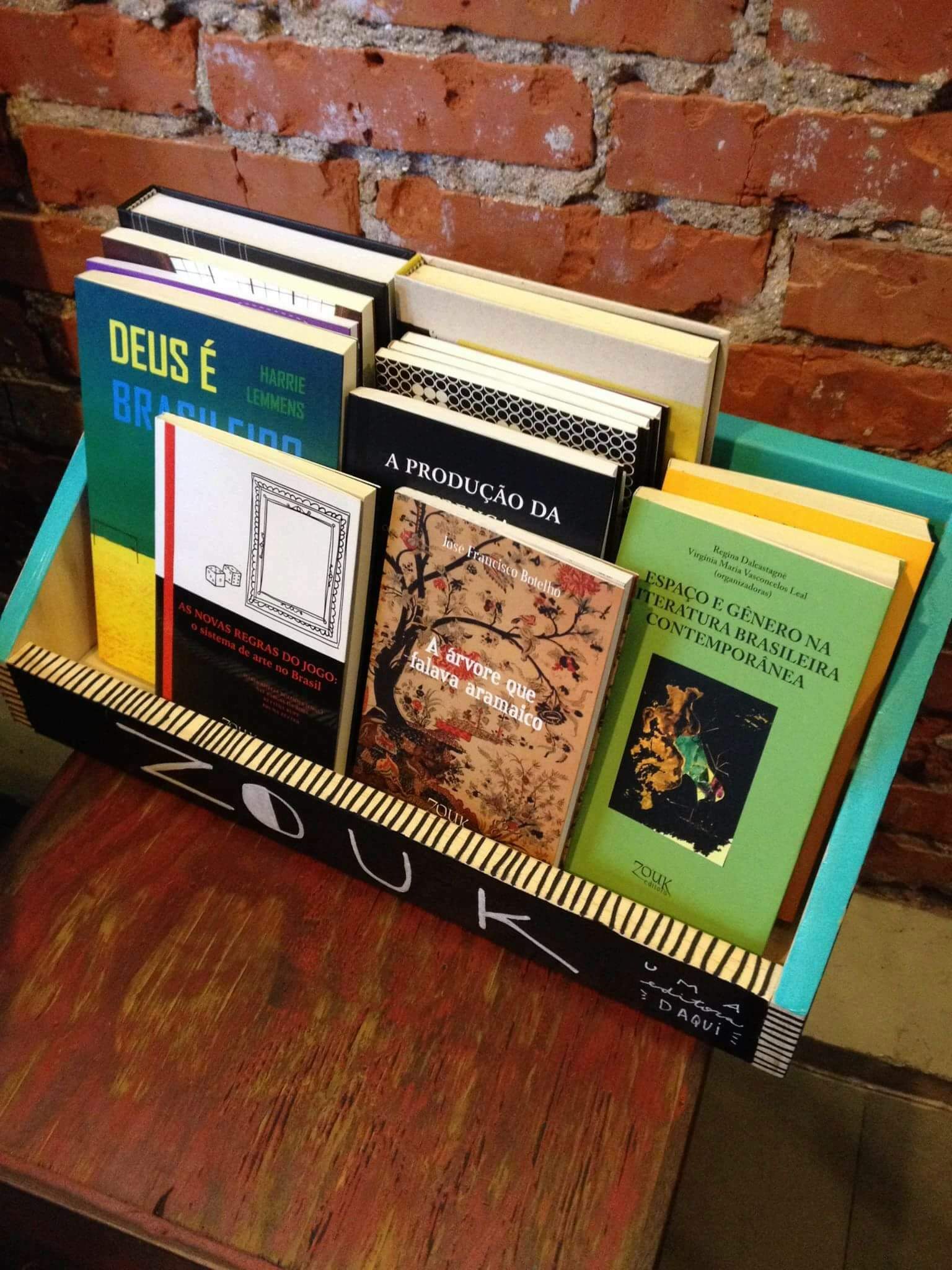 Mini-estante de livros. (Foto: Reprodução) 