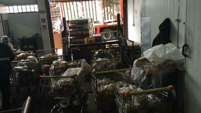Durante a ação, cerca de três toneladas de produtos foram inutilizados. (Foto: MP/Divulgação)
