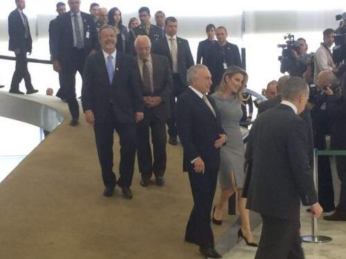 Primeira-dama atraiu todos os holofotes ao aparecer pela primeira vez em um evento do governo. (Foto: Reprodução)