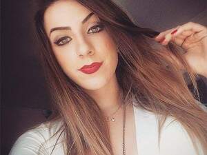 Laleska compartilhou foto do currículo nas redes sociais. (Foto: Arquivo pessoal/Reprodução)