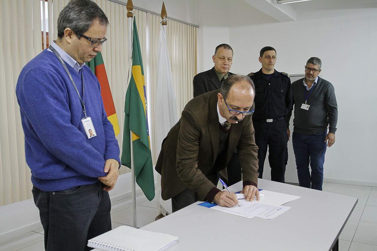 Termo de início de execução do projeto foi assinado nesta quarta-feira. (Foto: Luciano Lanes/PMPA) 