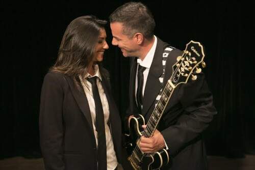 Música e bom humor: Cristiane Silva e Paulo Inchauspe se apresentarão no Teatro Bruno Kiefer. (Foto: Divulgação)