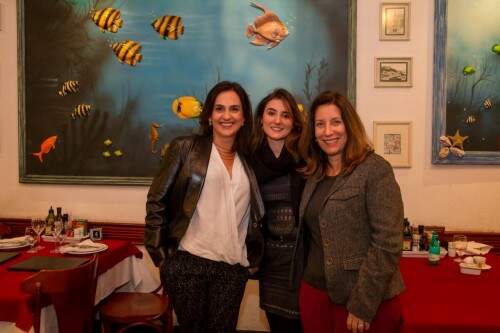 Janaina Alberti, Laura Vogt Ferreira e Miriam Venturella provaram bons vinhos e pratos lusos. (Foto: Pedro Antonio Heinrich/especial)