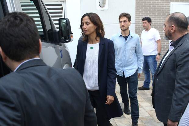 Camila deixa velório de Domingos Montagner. (Foto: Thiago Duran/ Ag. News)