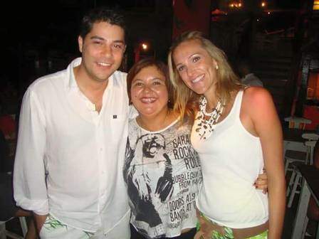 Evaristo Costa e Amália com uma amiga. (Foto: Reprodução/ Instagram) 